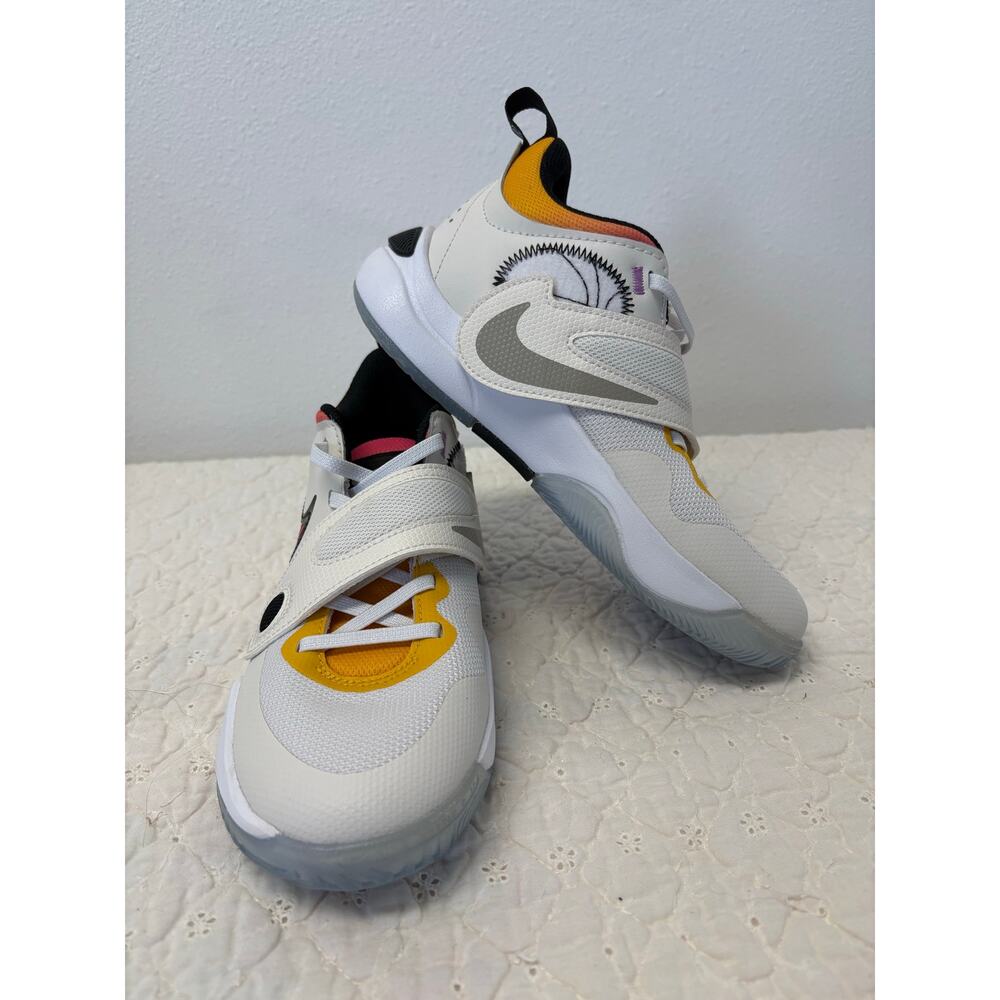 Nike Team Hustle D11 Doodles size 5Y